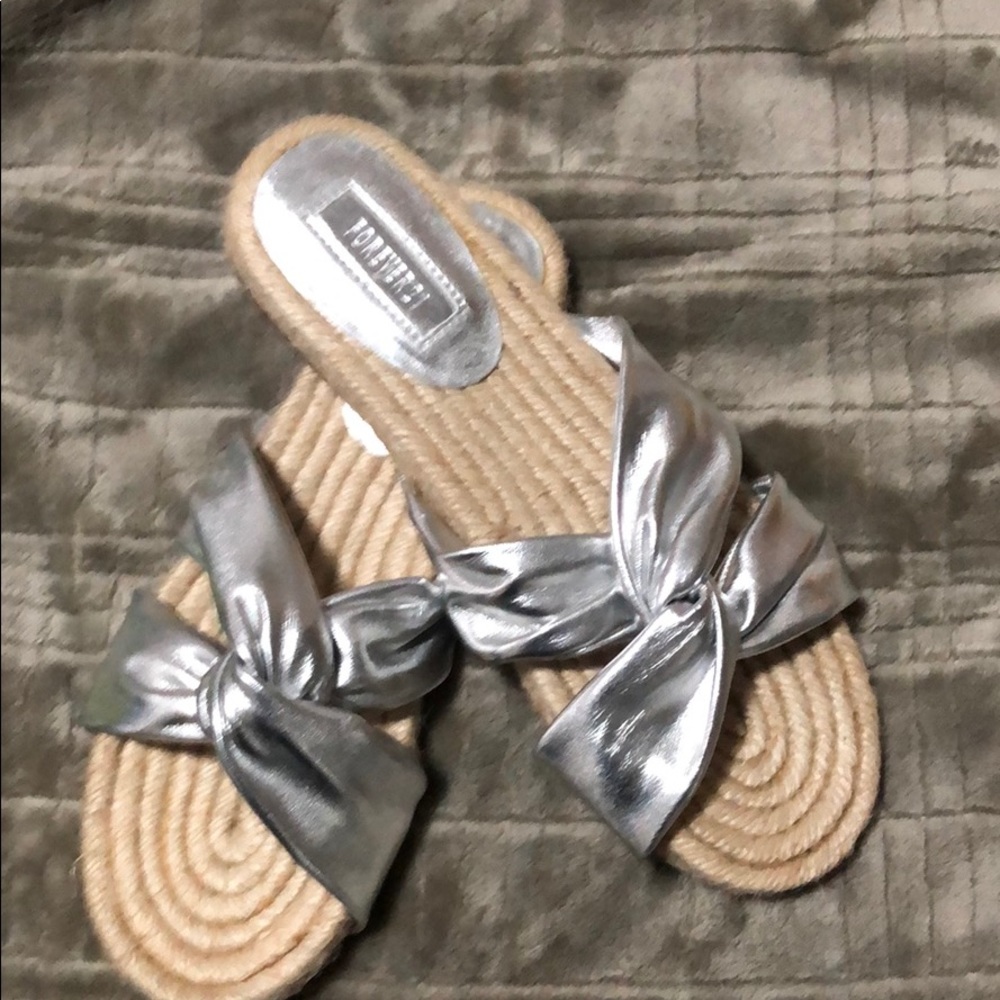 Forever 21 slipper in silver